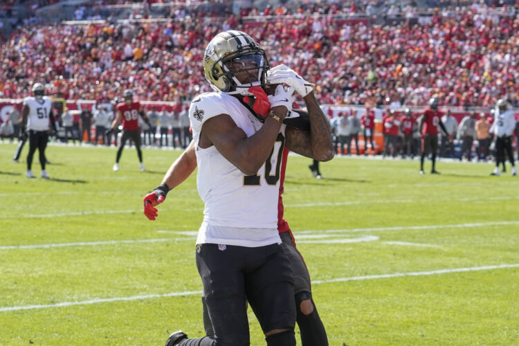 Steelers sign WR Valdes-Scantling to practice squad